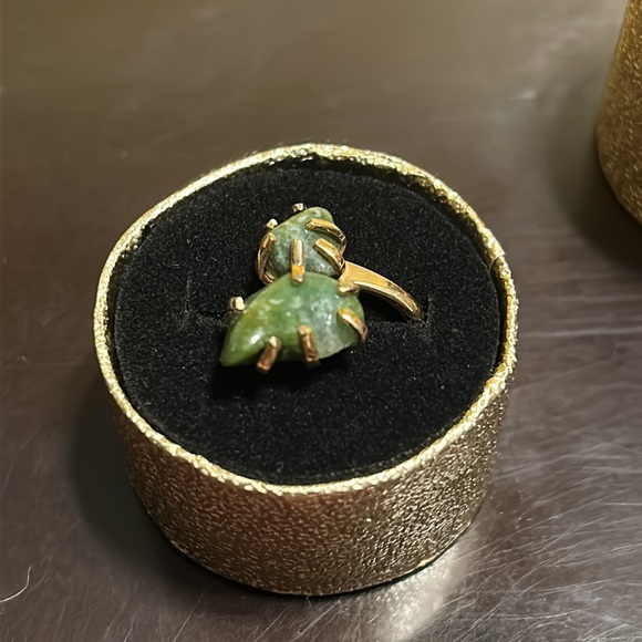 Sarah Coventry Adjustable Ring Jade Stone - Picture 7 of 7